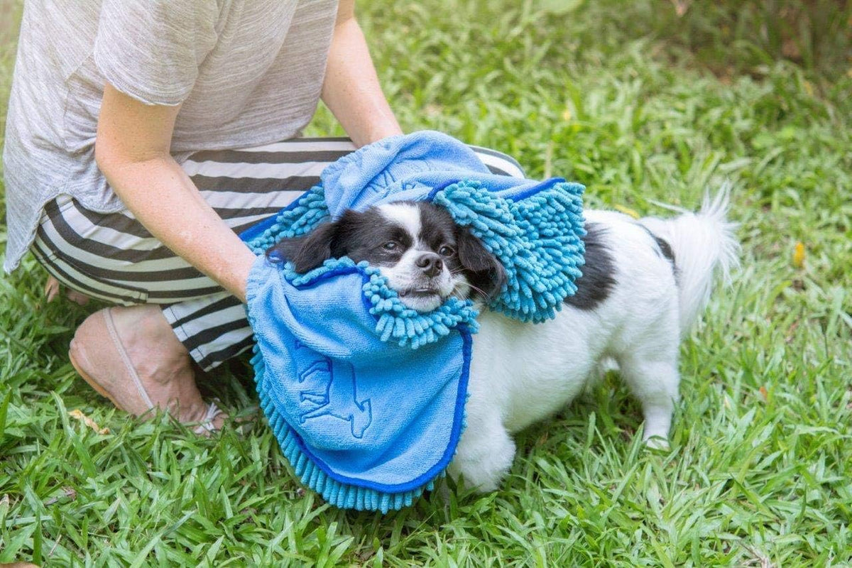 Shammy Towel for Dogs – Quick-Dry Ultra-Absorbent Microfiber with Hand Pockets, XL 35 x 14"